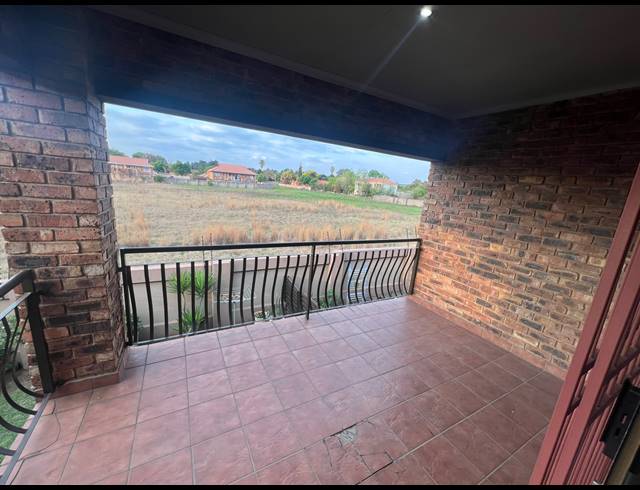 2 bed property to rent in SONNEVELD